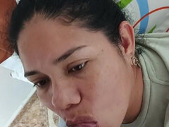 Hermosa Chica Mamadora Garganta Profunda