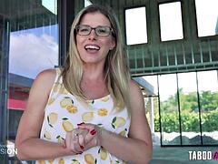Tussi, Grosse titten, Blondine, Braunhaarige, Milf, Öffentlich, Stiefmutter, Titten