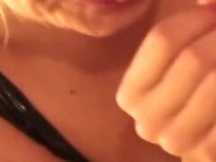 Grote mammen, Blond, Pijpbeurt, Moeder die ik wil neuken, Nylonstof