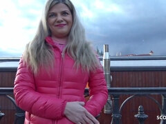 Gorgeous hussy Bella enthralling xxx scene