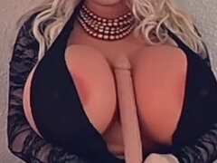 Grote mammen, Blond, Seksspeelgoed, Hakken, Ondergoed, Masturbatie, Kousen