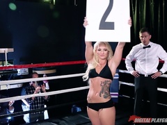 Μεγάλος πούτσος, Μεγάλα βυζιά, Μελαχροινή, Πούτσος, Αυνανισμός, Εκτός, Τρίο, Βυζιά