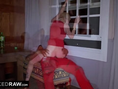 Arsch, Grosser schwanz, Grosse titten, Blondine, Blasen, Klassisch, Kehlenfick, Tätowierung