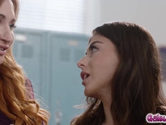 Perse, Blondi, Facesitting, Lesbo, Pillu, Ajeltu, Oppilas, Tatuointi