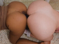 Dildo, Küssen, Lecken, Milf, Piercing, Muschi, Rasiert, Spielzeuge