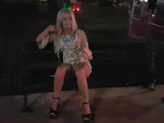 Amatéři, Velké kozy, Masturbace, Nahota, Orgasmus, Na veřejnosti, Ruské, Hračky