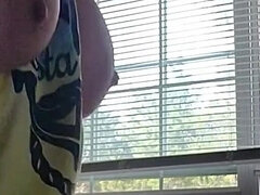 Amatør, Store pupper, Bil, Brystvorter, Nudist, Orgasme, Pupper