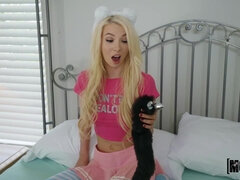 Kenzie Reeves rides cock of Oliver Flynn in hardcore style