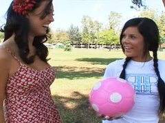 Amatéri, Brunetka, Prstovanie, Hd, Lesbické, Výprask, Masáž, Pička