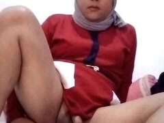 Your Fantasy Crossdresser Hijab in Red