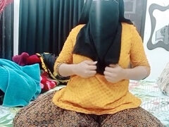 Anaal, Aziatisch, Vingeren, Masturbatie, Orgasme, Onder de rok