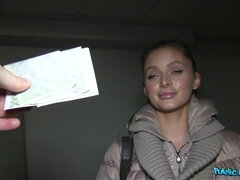 Enthousiasteling, Blond, Tsjechisch, Geld, Buiten, Openbaar, Realiteit, Verlegen