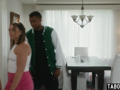 18 jahre, Braunhaarige, Kehlenfick, Schwarz, Hardcore, Interrassisch, Flotter dreier, Titten