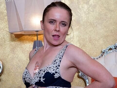 Amatőr, Hatalmas hátsó, Gesztenyebarna, Ujjazás, Maszti, Érett feleség, Természetes mellek, Begyek