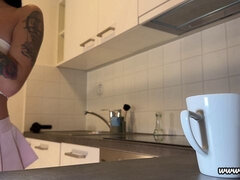 Leons TV - girl in tennis skirt action