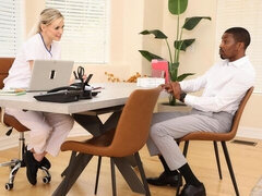 Grote kont, Grote lul, Grote mammen, Blond, Pijpbeurt, Hondjeshouding, Interraciaal, Moeder die ik wil neuken