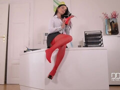 Anális szex, Popó, Hajlékony, Fehérnemű, Iroda, Nuni, Leborotvált, Begyek