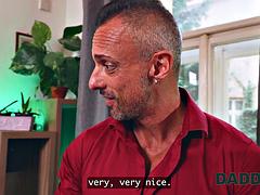 Bambino, Grande cazzo, Brunetta, Europea, Occhiali, Hardcore, Hd, Grezzo