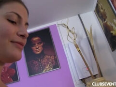 Brunette brune, Club, Européenne, Rasée, Softcore, Solo, Adolescente