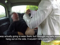 Horny hottie in filthy taxi ride