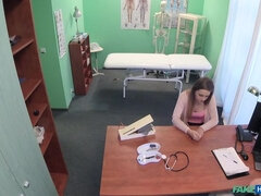 素人, 医者, 指いじり, レズビアン, なめる, 看護婦, オマンコ, ユニフォーム