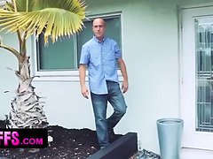 Grande cazzo, Bikini, Brunetta, Venire in bocca, Fetish, Hd, Punto di vista pov, Urlando