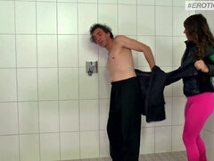 Cumizás, Ondó fröcskölés, Német, Érett feleség, Orgazmus, Lövellt, Begyek, Nedves