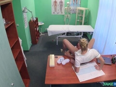 Ερασιτέχνης, Χύσιμο, Γιατρός, Σε στάση σκύλου στα τέσσερα, Γλείψιμο, Γραφείο, Μουνί, Ματάκιας