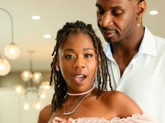 Amateur, Grosse bite, Sucer une bite, En levrette, Interracial, Maigrichonne, Adolescente, Nénés