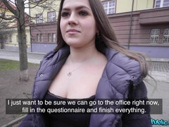 Amatör, Stora tuttar, Avsugning, Brunett, Pov, Offentlig