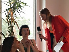 Enthousiasteling, Anaal, Duits, Groep, Likken, Moeder die ik wil neuken, Realiteit, Tieten likken