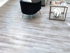 18 jaar, Grote kont, Grote lul, Grote mammen, Pijpbeurt, Hondjeshouding, 1 man 2 vrouwen, Tiener