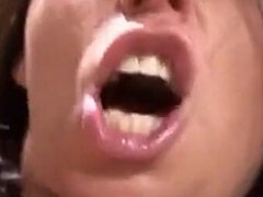 Stora tuttar, Avsugning, Brunett, Sperma shot, Italiensk, Mogen, Milf, Orgasm