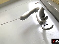 Røv til mund, Pik sutte, Sædskud, Langt ned i halsen, Gaping, Hd, Lingerie, Mor jeg gerne vil kneppe