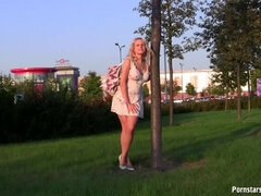 Блондинки, Писсинг, На публике, Соло