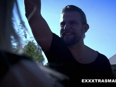 Stor stjärt, Blondin, Sperma shot, Fingering, Utomhus, Offentlig, Rakad, Suger