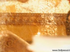 Μελαχροινή, Κούγκαρ, Χορός, Ερωτικός, Μαμά, Γυμνή, Στενό, Βυζιά