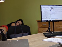 오랄섹스, 흑갈색 머리, 하드코어, 밀프, 사무실