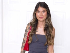 Μωρό, Πίπα, Μελαχροινή, Τακούνια, Φιλί, Πραγματικότητα, Χτύπημα, Παρθένα