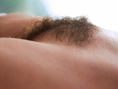 Hatalmas hátsó, Cumizás, Gesztenyebarna, Szőrös, Nyalás, Természetes mellek, Sztrippelés, Tini