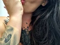 Tekintélyes didik, Gesztenyebarna, Krémes süti, Kőkemény, Gumi, Egyedül, Begyek, Játékszerek