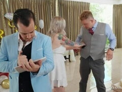 Gros seins, Blonde, Brunette brune, Tir de sperme, Faciale, Mère que j'aimerais baiser, Plan cul à trois, Épouse