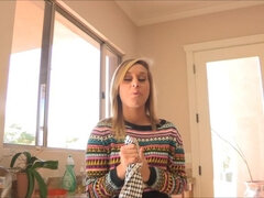 Dansant, Robe, Extrême, Pénétrer avec le poing, Masturbation, Orgasme, Public, Solo