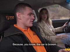 Grosser arsch, Grosser schwanz, Grosse titten, Blondine, Blasen, Auto, Hundestellung, Im freien