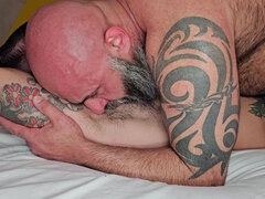 Amatör, Anal, Röv slick, Avsugning, Pappa, Hårig, Spansk, Tatuering