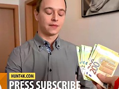HUNT4K. Curvy girl gets nailed for money in front of her father