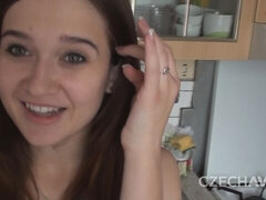 Blasen, Braunhaarige, Handjob, Selbstgemacht, Natürlichen titten, Russisch, Jungendliche (18+), Titten