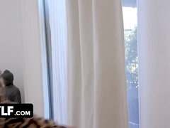 Cougar jams her fuckholes with her new neighbor’s black schlong