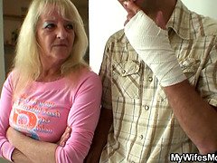 Blondine, Oma, Handjob, Lingerie, Reif, Mutti, Muschi, Schreiend