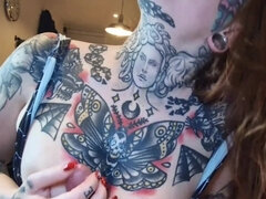 Amatoriale, Culo grosso, Pompino, Cavalcando, Solo, Tatuaggi
